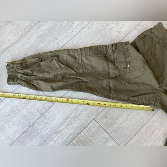 River Island Green Cargo Pants with gold snaps and zippers - Picture 14 of 14